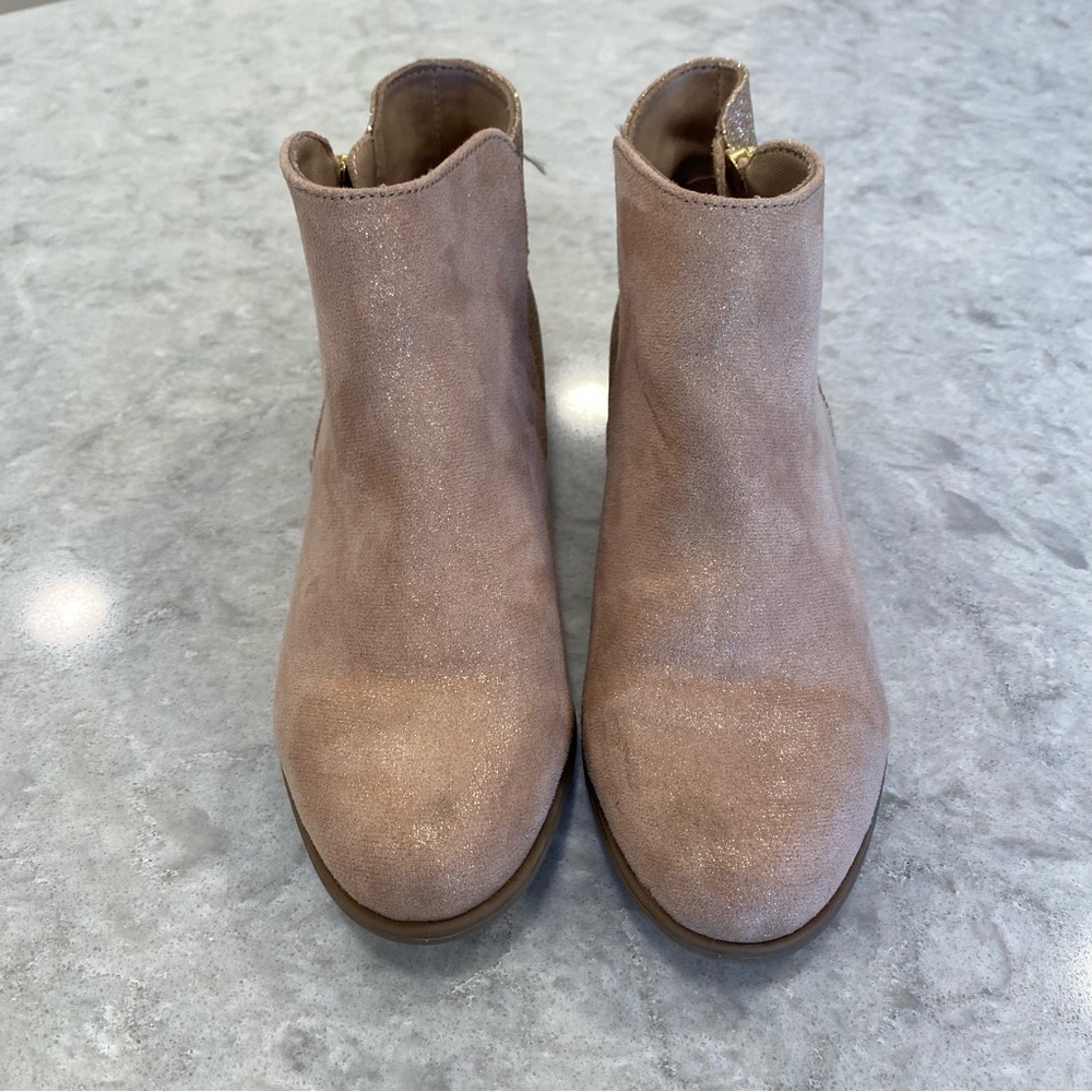 Size 2 girls zip up boots. So brand. - Picture 2 of 6